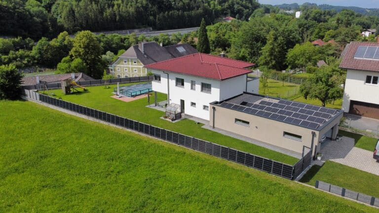 Photovoltaik-Anlage mit Überschuss&shy;einspeisung